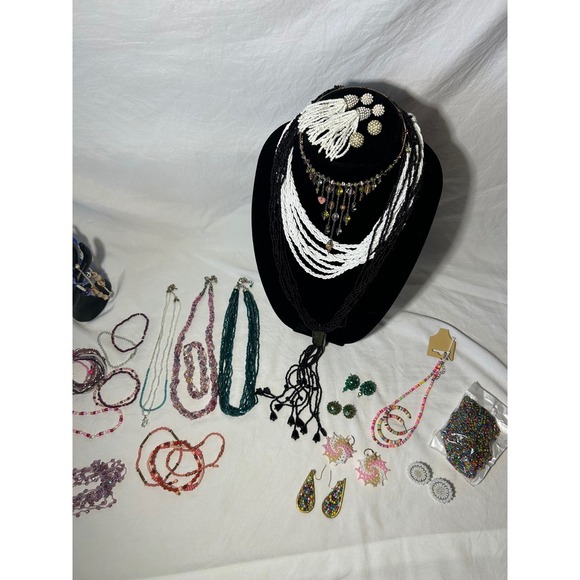 Wearable 2lbs Lot of‎ Beaded Necklaces Bracelets Earrings Jewelry Set - Picture 1 of 6